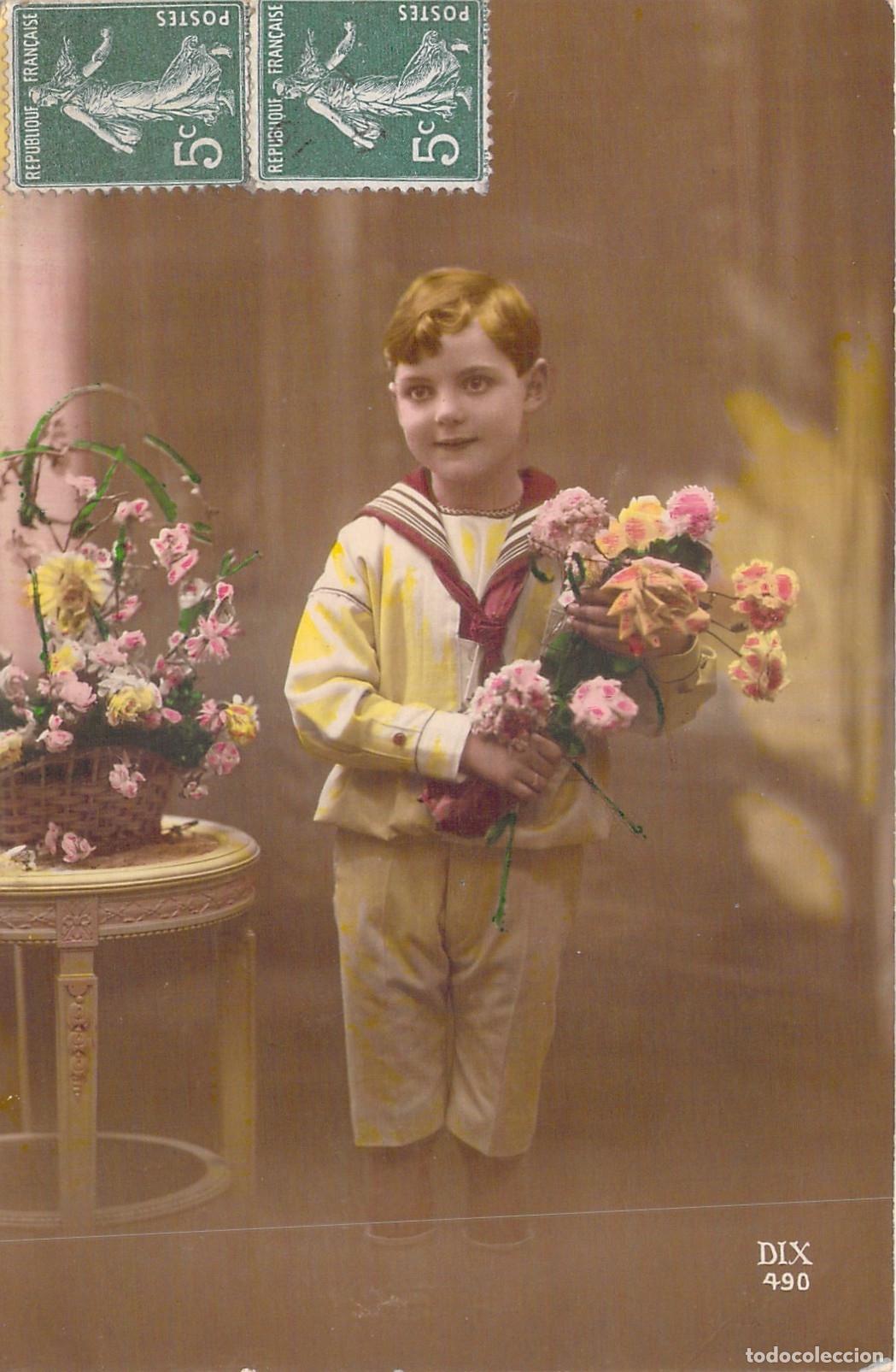 Postales: Postal de Ni&ntilde;o con Traje de Marinero y Flores