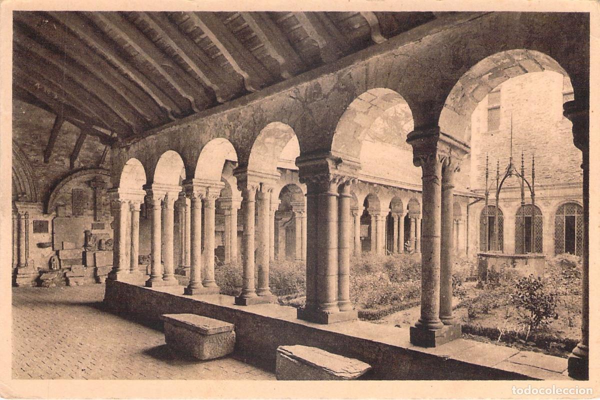 Postcards: Postal Claustro del Museo Saint-Jean en Angers, Francia