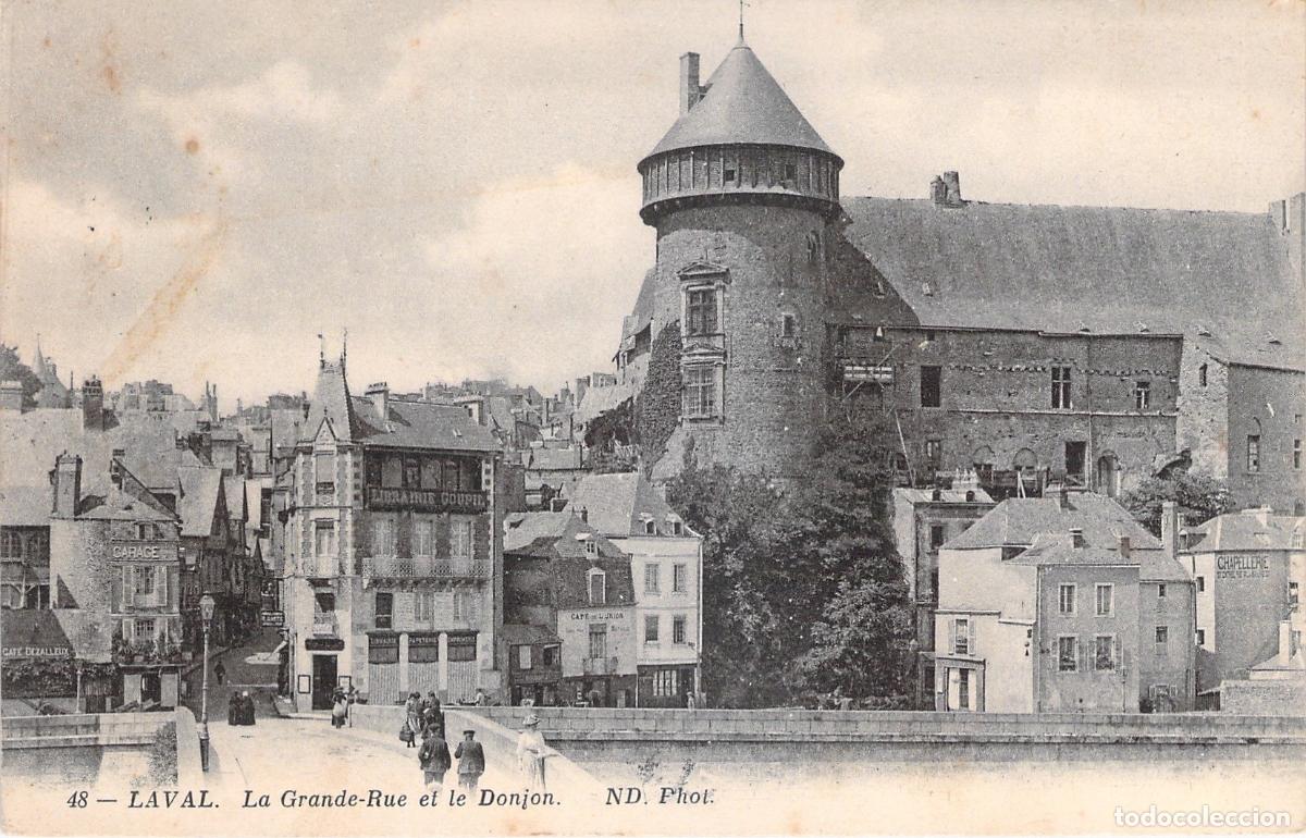 Postales: Tarjeta Postal de Laval: La Grande-Rue y el Torre&oacute;n (Le Donjon), Francia