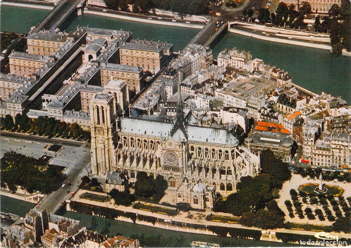 Postales: Postal de Vista A&eacute;rea de la Catedral de Notre-Dame en Par&iacute;s