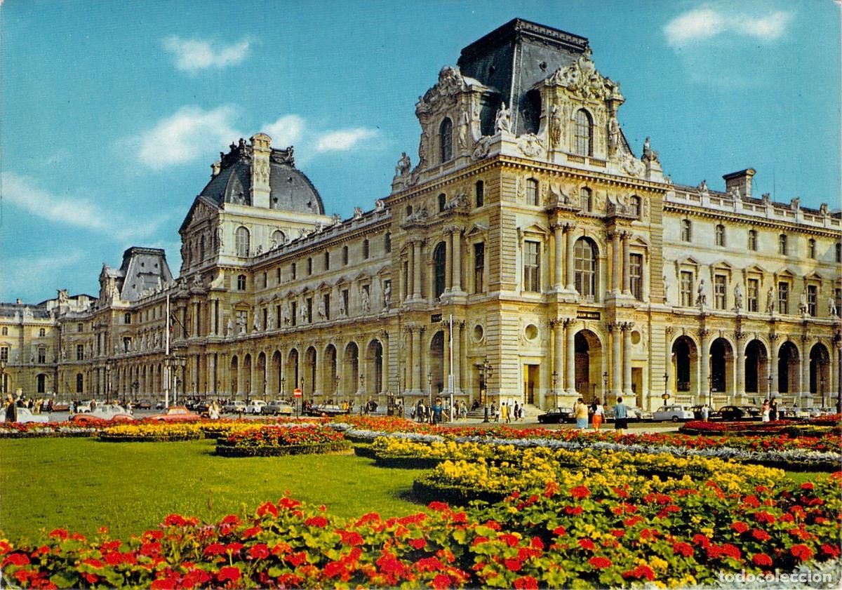 Postales: Postal del Museo del Louvre con Jardines Floridos en Par&iacute;s