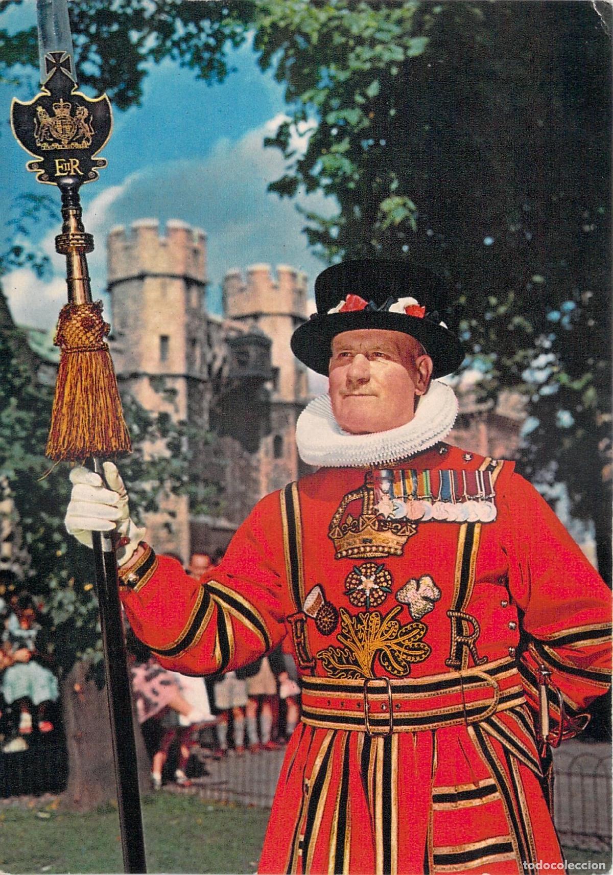 Postales: Postal de un Yeoman Warder en la Torre de Londres