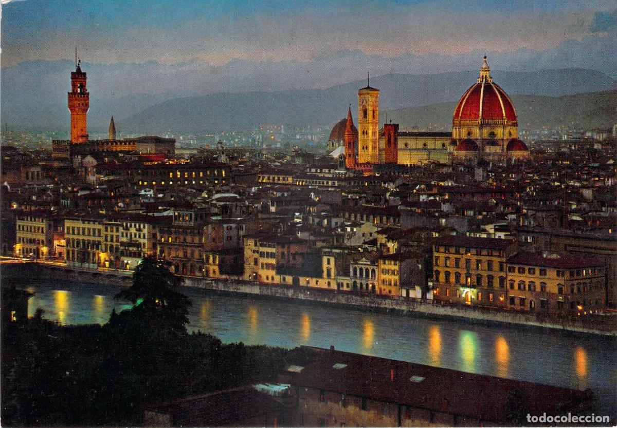 Postales: Postal nocturna de Florencia y el r&iacute;o Arno