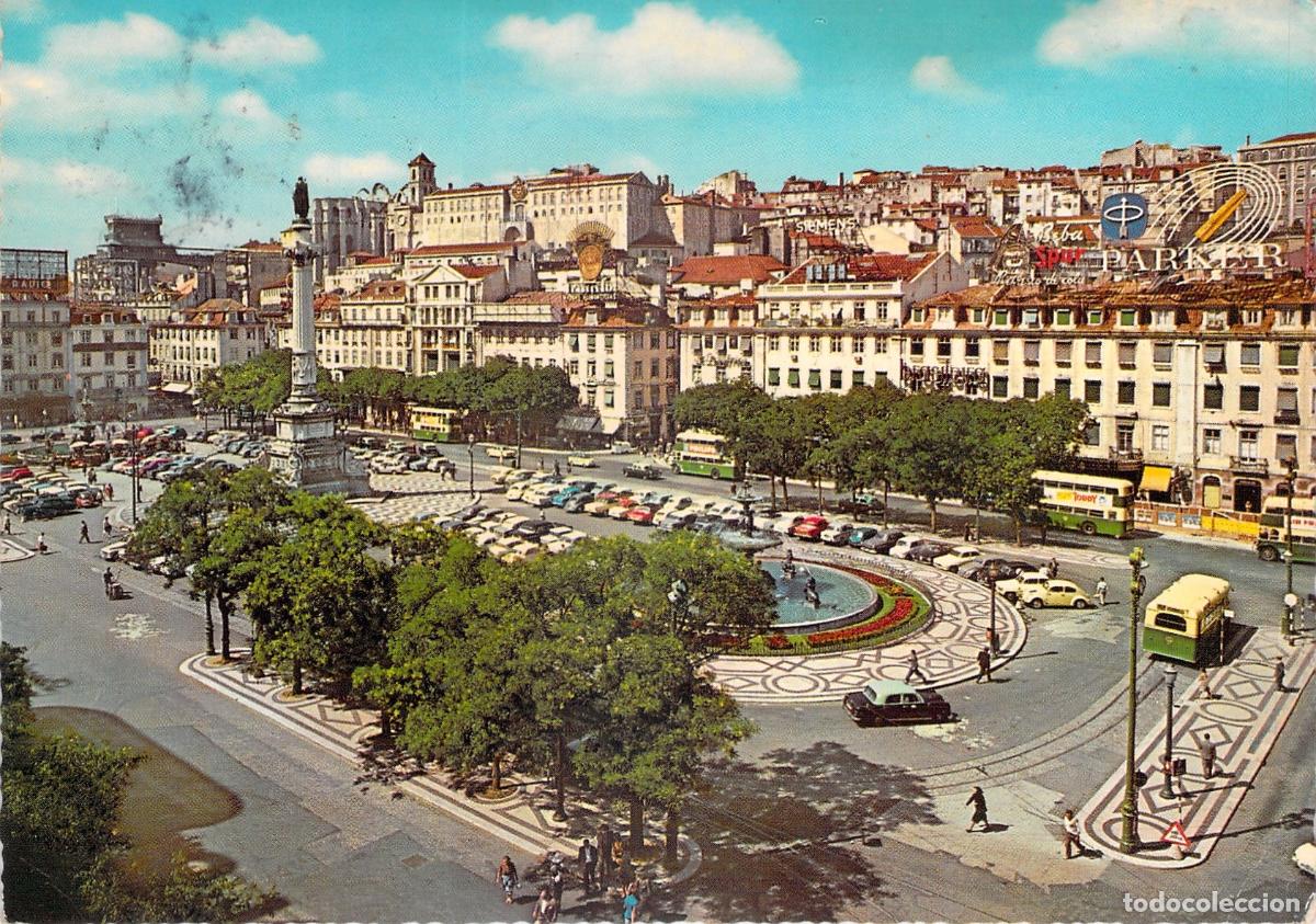 Postales: Postal de la Plaza del Rossio en Lisboa Portugal