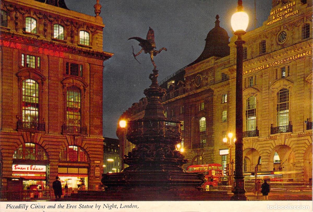 Postales: Postal de Piccadilly Circus y la estatua de Eros iluminados en Londres