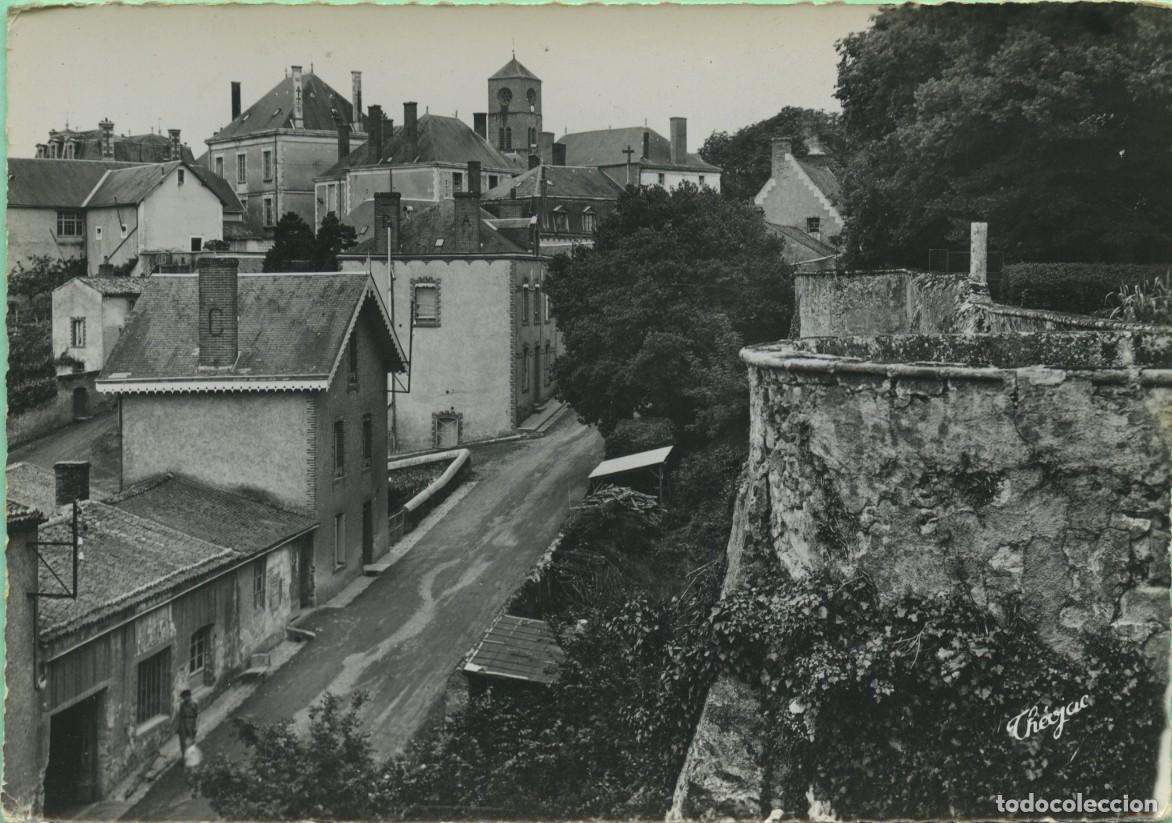 Postales: N&ordm; 13-1-DEUX-S&Egrave;VRES. Francia. Argent&oacute;n. Castillo. Sin circular. EDITIONS MODERNES