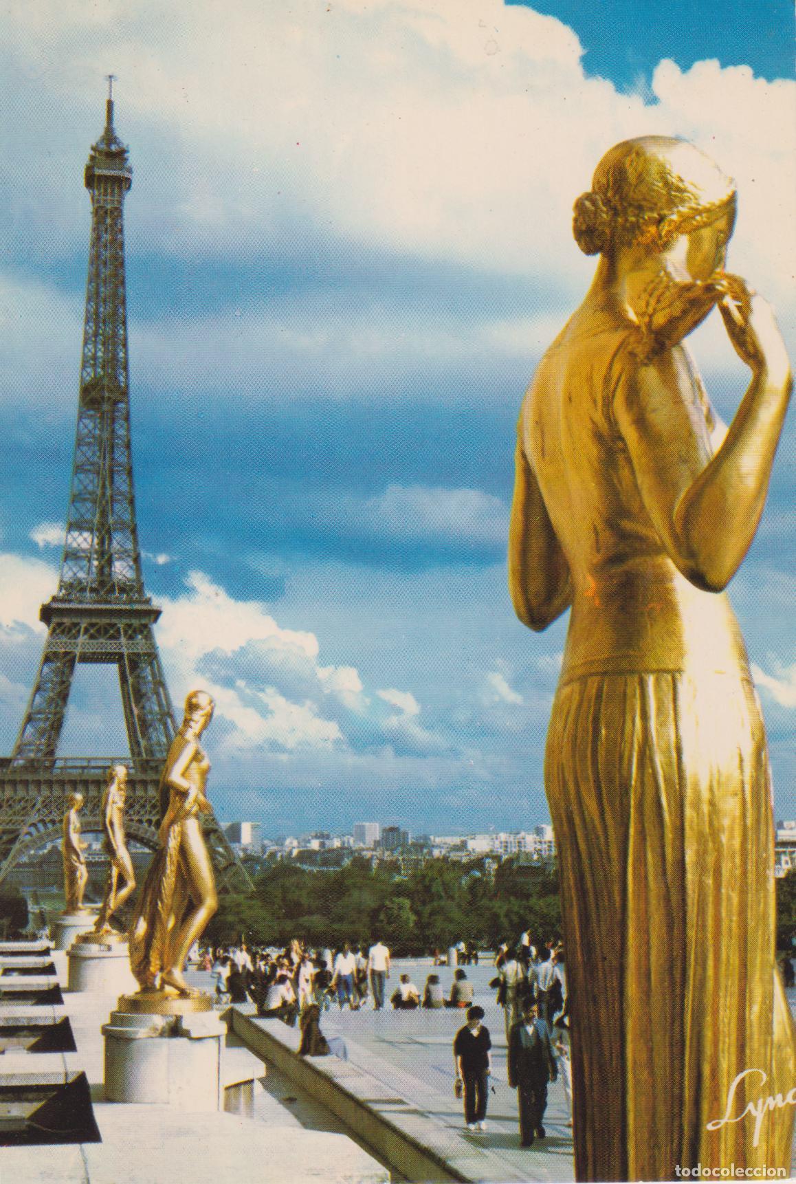 Postales: PARIS, LA TOUR EIFFEL, LES STATUES EN BRONZE DOR&Eacute; DU PALAIS DU TROCAD&Eacute;RO - LYNA PARIS - S/C