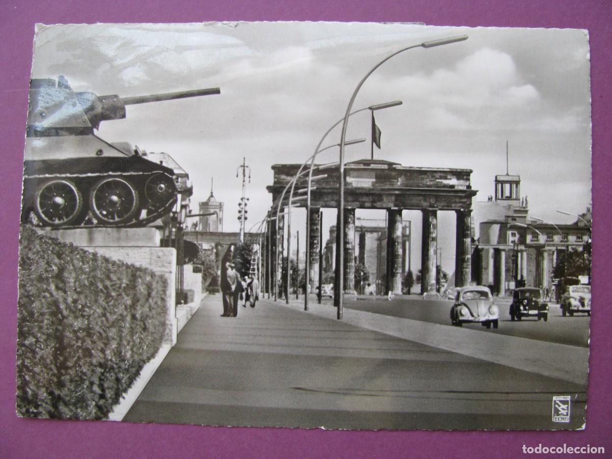 Postales: POSTAL DE BERLIN. BRANDENBURGER TOR. LA PUERTA DE BRANDEBURGO. ALEMANIA POSGUERRA. CIRCULADA