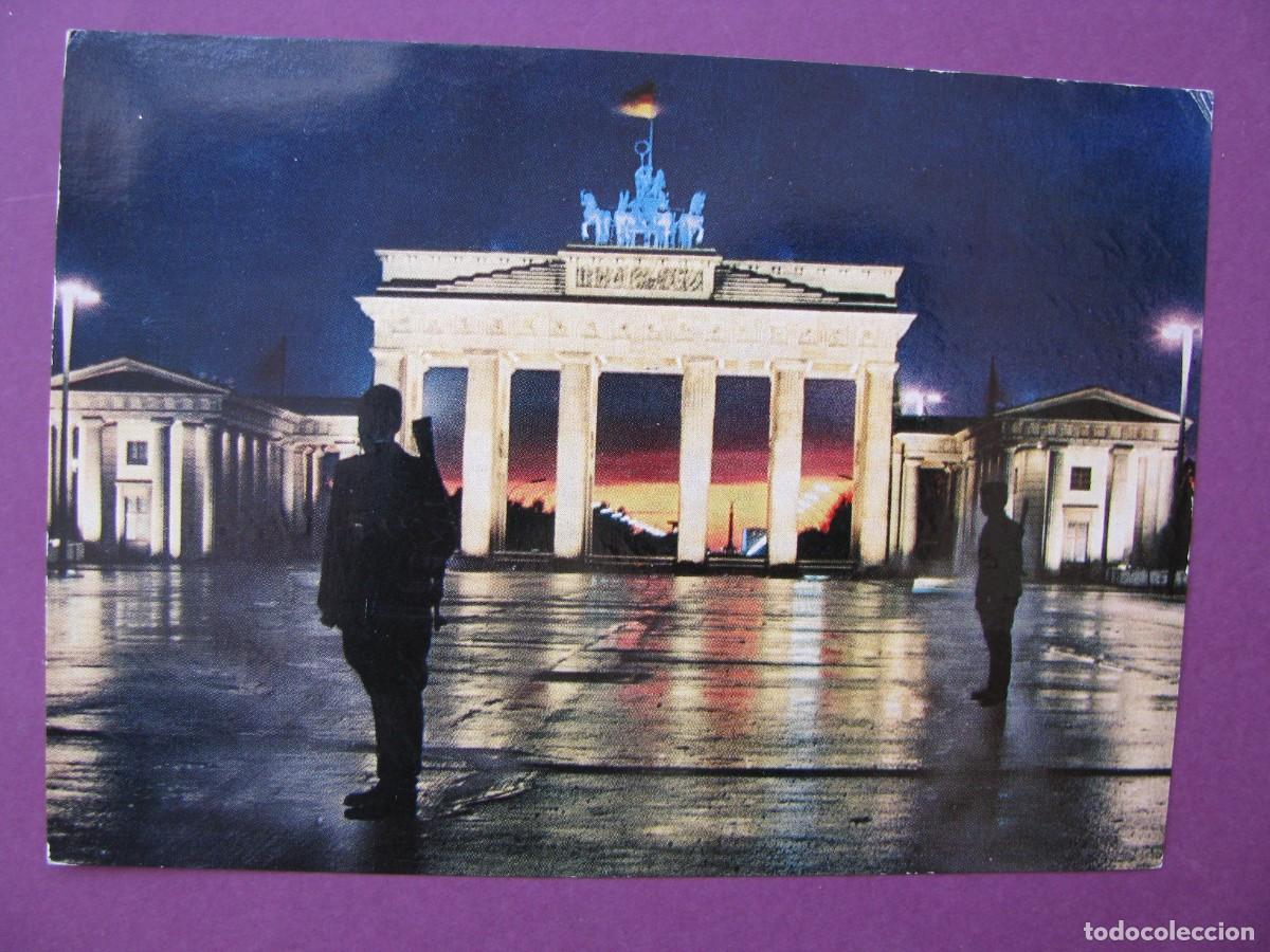 Postales: POSTAL DE BERLIN. BRANDENBURGER TOR. LA PUERTA DE BRANDEBURGO. ALEMANIA ESTE, RDA, DDR. CIRCULADA