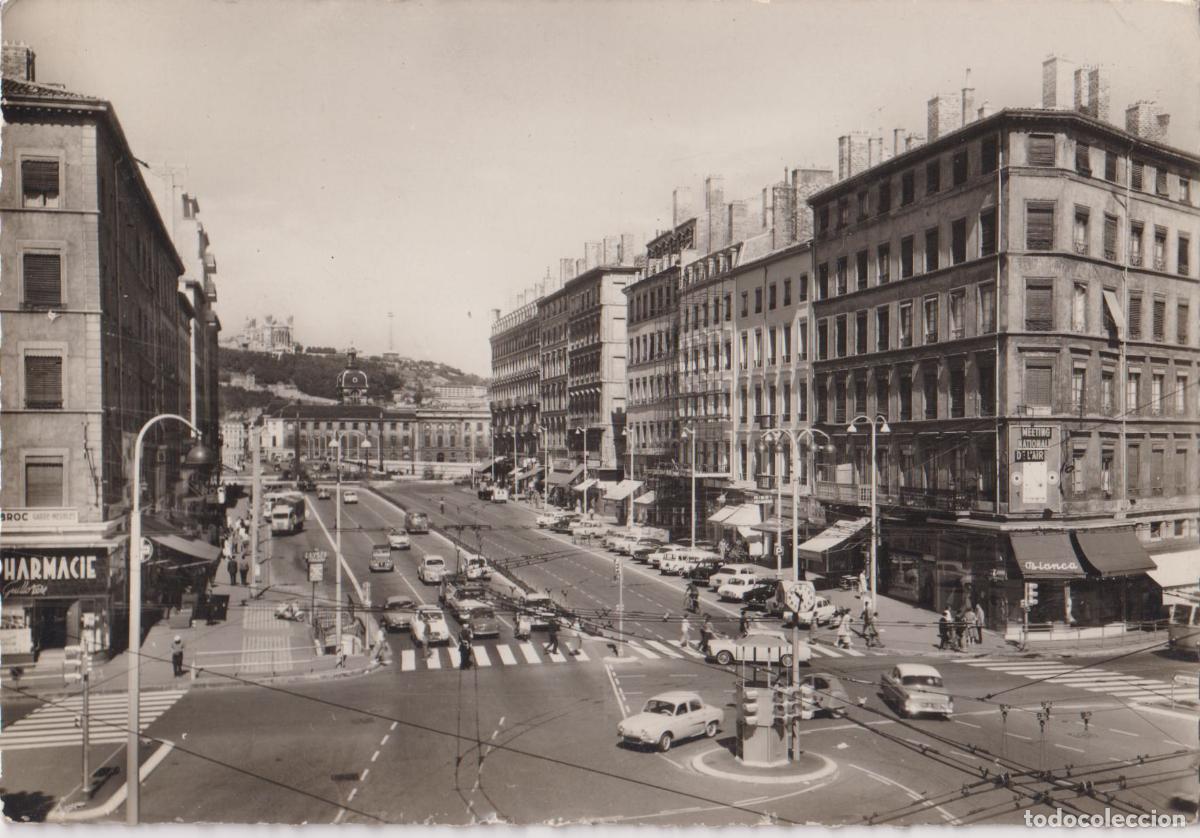 Postales: FRANCIA, LYON, PLACE GABRIEL P&Eacute;RI - EDIT.TROLLIET N&ordm;285 - CIRCULADA