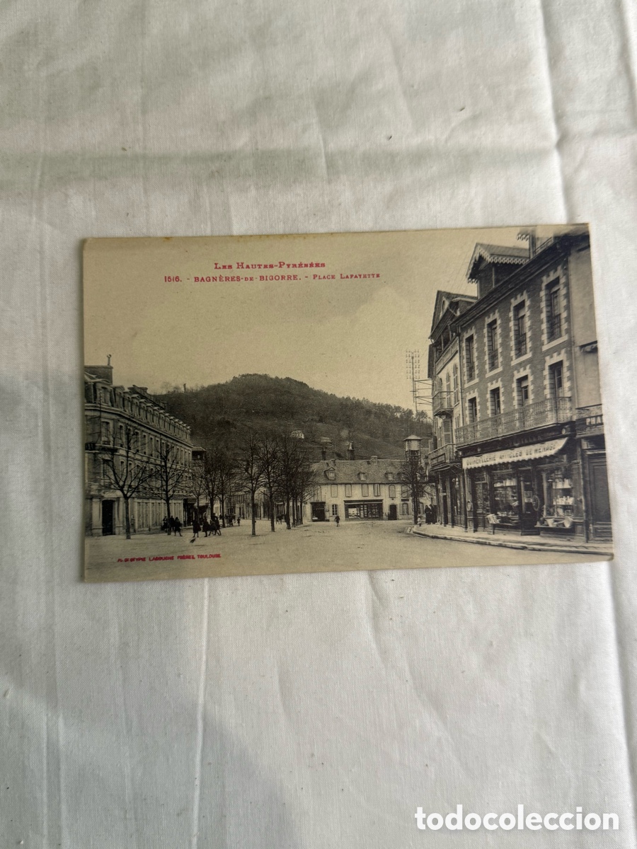 Postales: Postal Bagn&egrave;res-de-Bigorre Place Lafayette blanco y negro original de la &eacute;poca