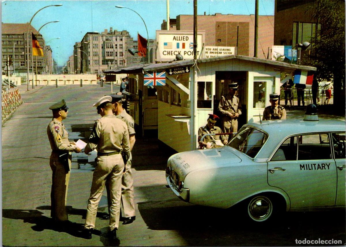 Postales: Alemania - Berl&iacute;n - Friedrichstasse - Checkpoint Charlie - Schikkus B 1/M 5 F - 147x104mm