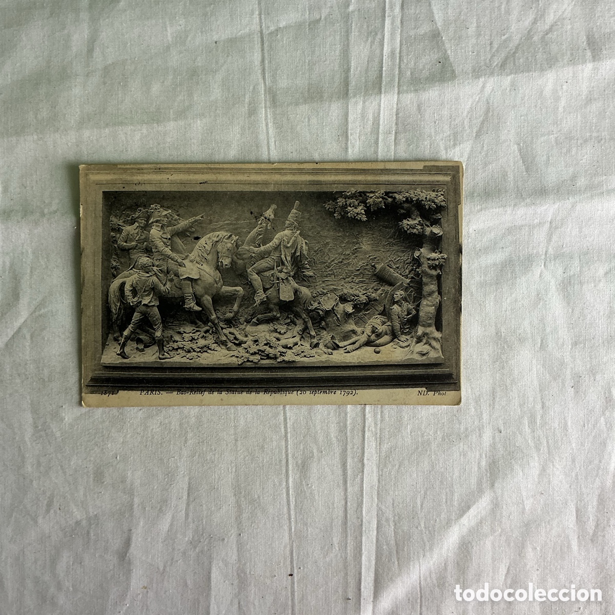 Postales: Postal Par&iacute;s 1910 &ndash; Bajo relieve de la Estatua de la Rep&uacute;blica &ndash; Blanco y negro Original de la &eacute;poca