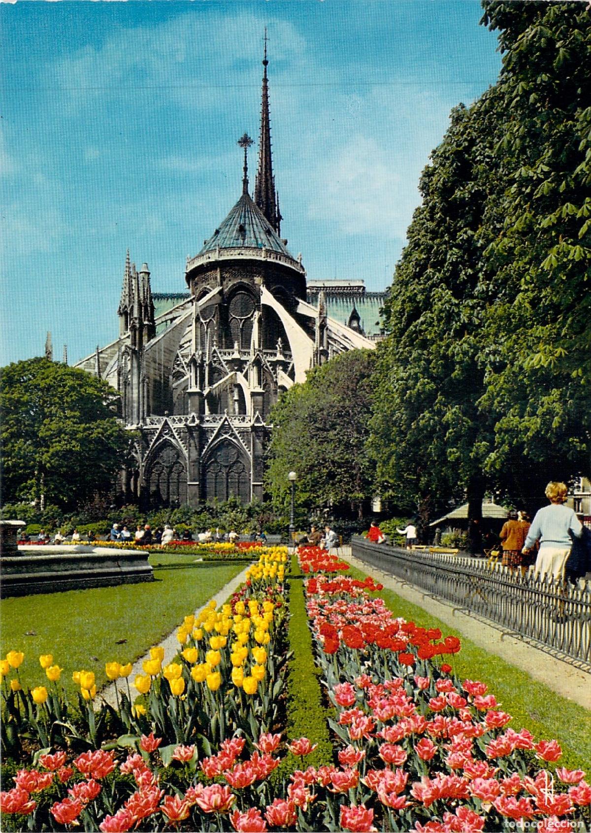 Postales: Postal de la Catedral de Notre-Dame en Par&iacute;s con Jard&iacute;n de Flores