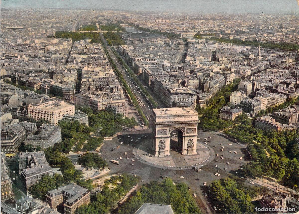 Postales: Postal de Paris vista a&eacute;rea del Arco de Triunfo