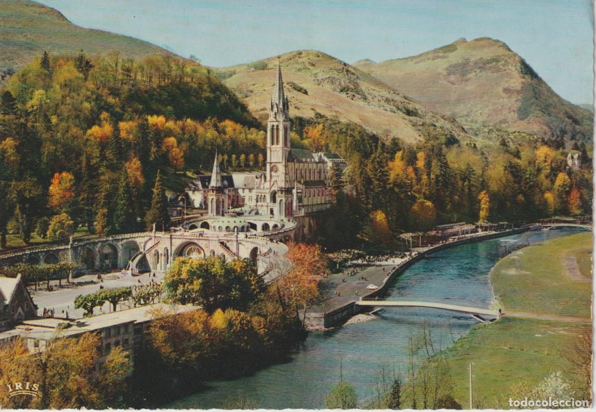 Postales: LOURDES. FRANCIA. LA BASILICA ... SIN CIRCULAR