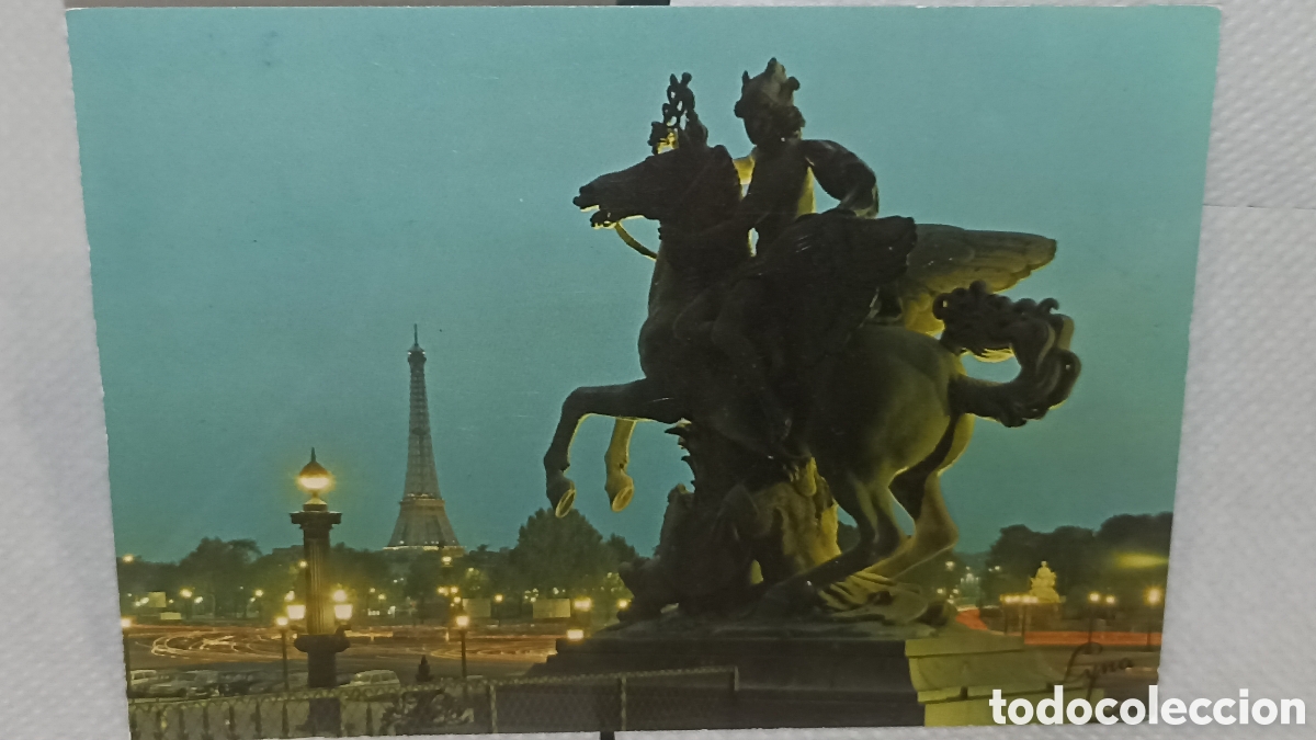 Postales: Par&iacute;s de la noche Torre Eiffel en el fondo