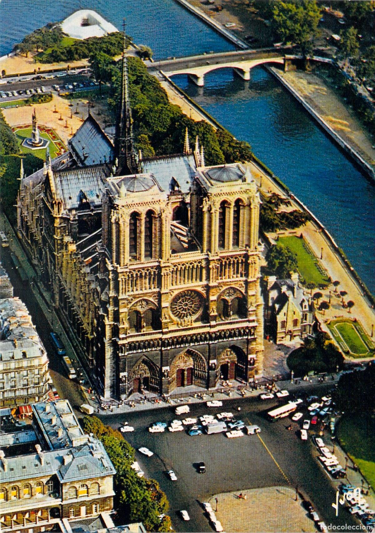 Postales: Postal de la catedral de Notre-Dame en Par&iacute;s vista desde el cielo