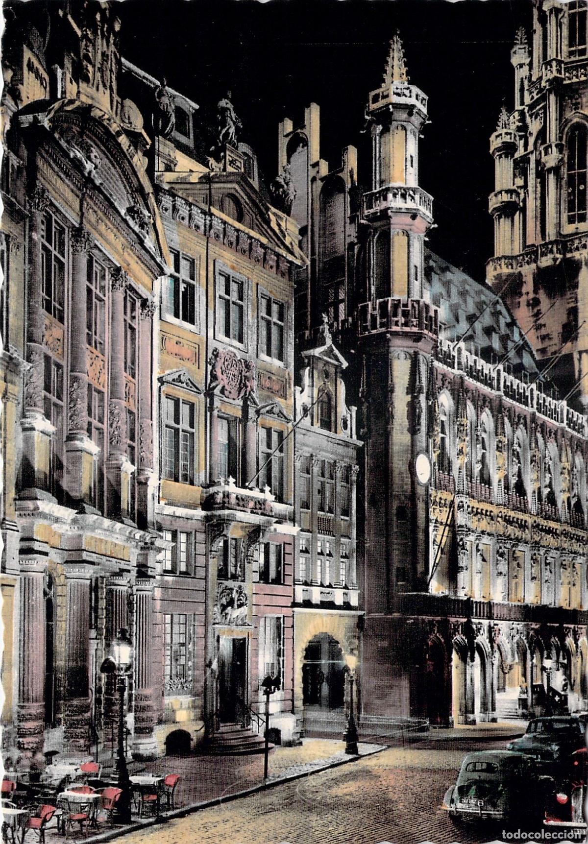 Postales: Postal de la Grand Place de Bruselas iluminada de noche