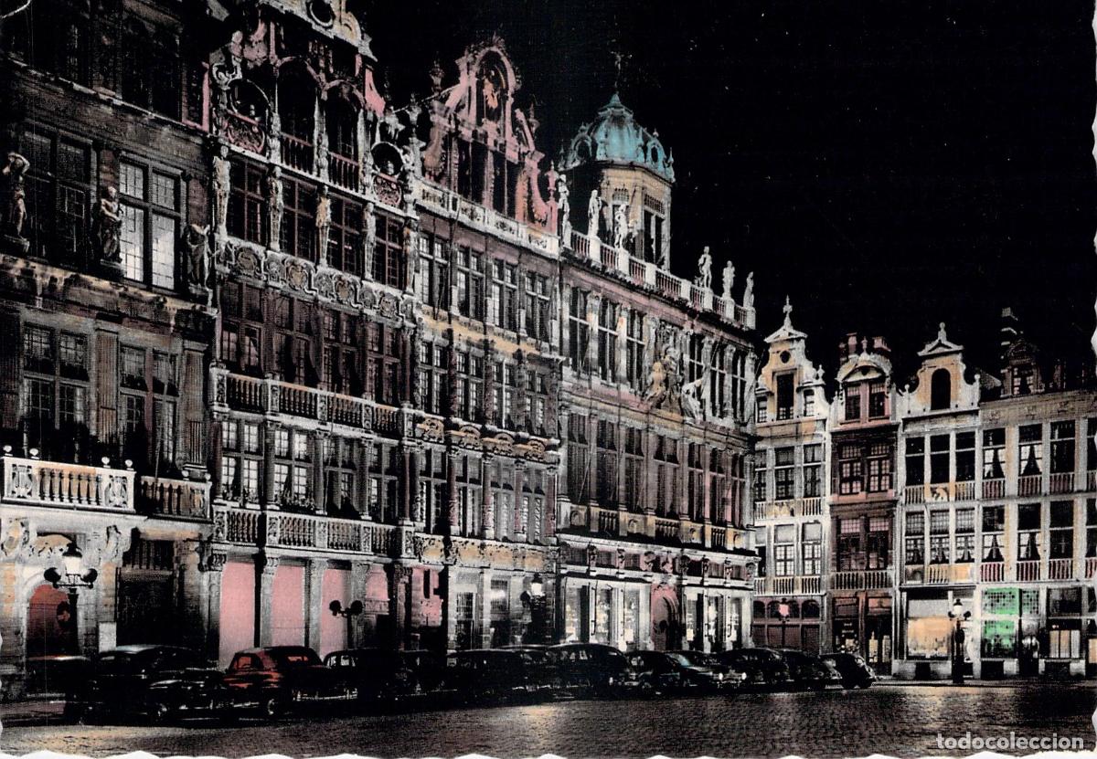 Postales: Postal de la Grand Place de Bruselas iluminada