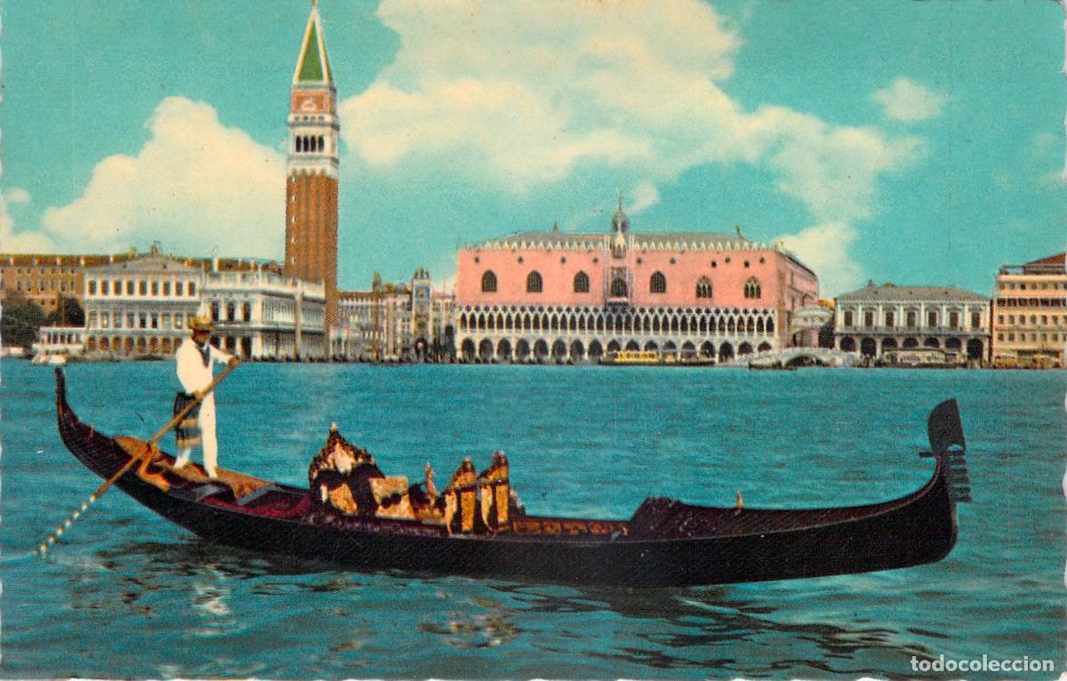 Postales: Postal de Venecia con vista panor&aacute;mica y g&oacute;ndola en el canal