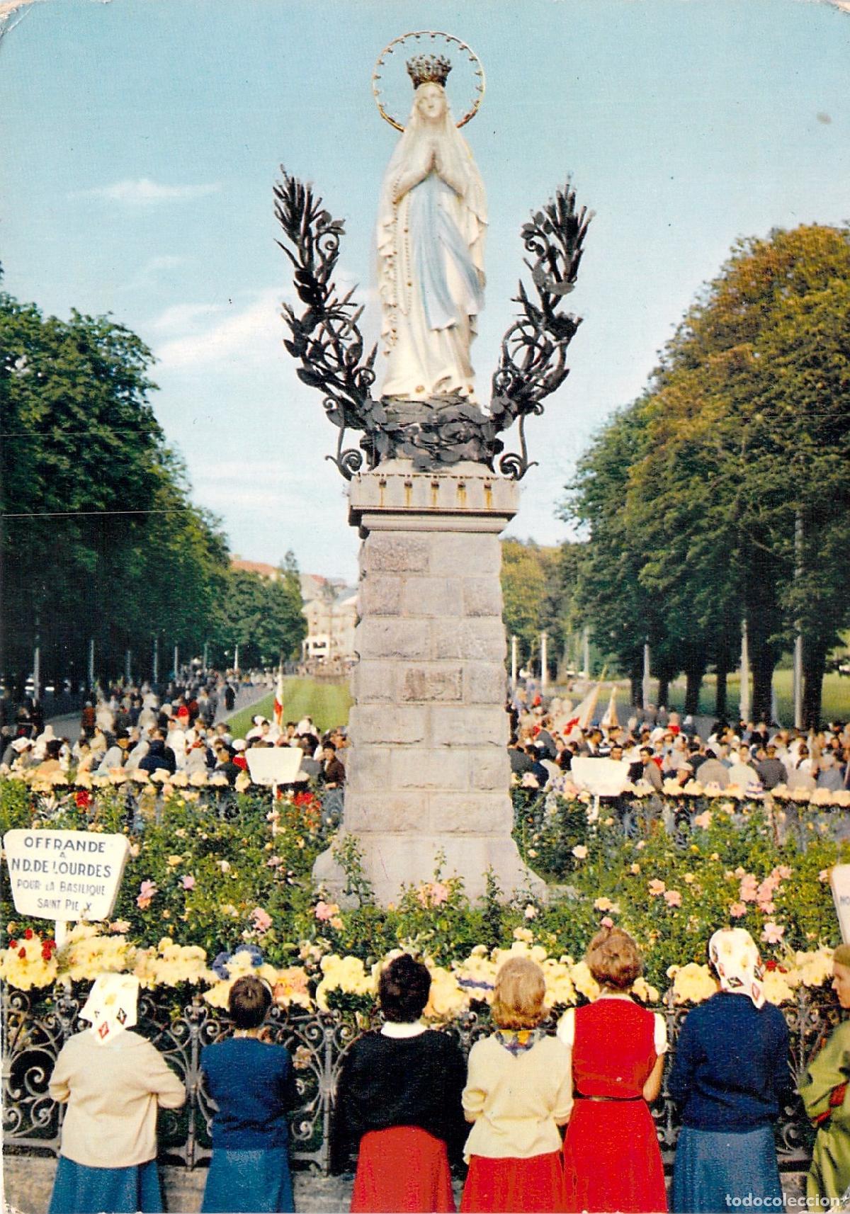 Postales: Postal de la Virgen Coronada en Lourdes Francia