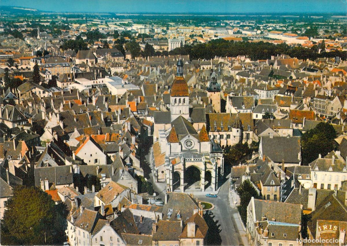 Postales: Postal de Beaune con vista a&eacute;rea de la bas&iacute;lica de Notre-Dame