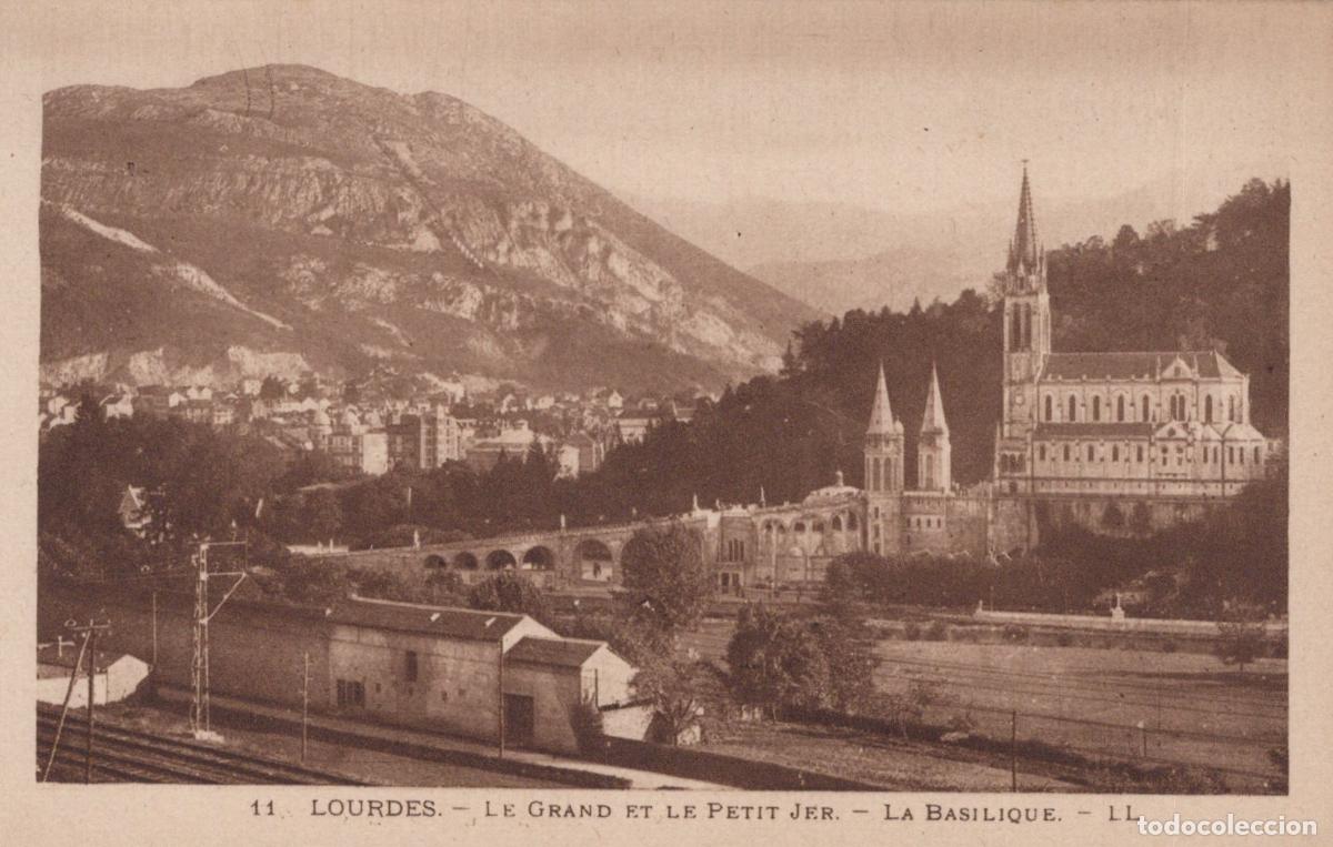 Cartes Postales: France Lourdes Basilique Grand et Petit Jer Vue Panoramique Unposted *YAA275