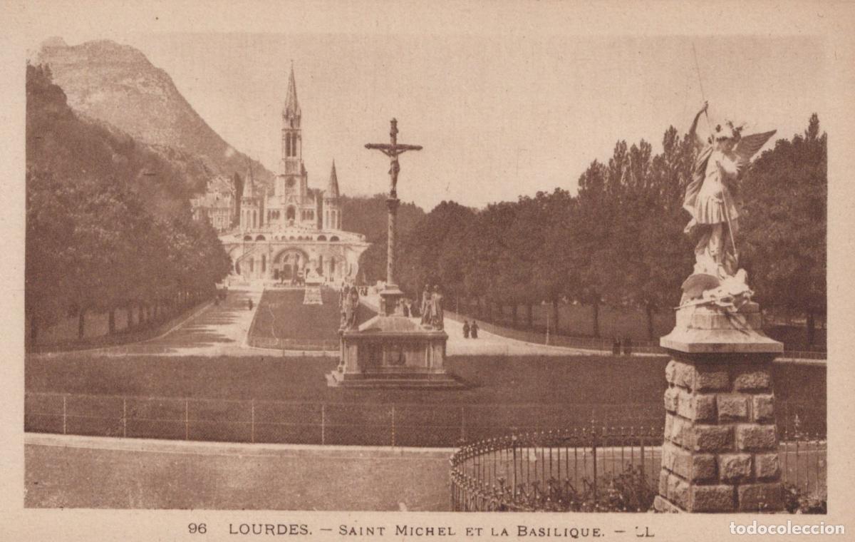 Postkarten: France Lourdes Basilique Statue Saint Michel Architecture Unposted *YAA295