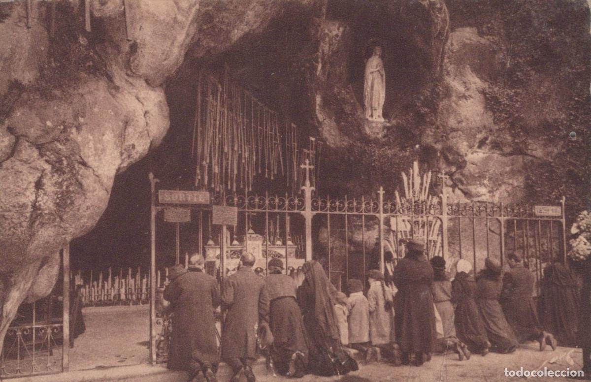 Postales: France Lourdes Grotte Massabielle P&egrave;lerins Vierge Unposted *YAA438