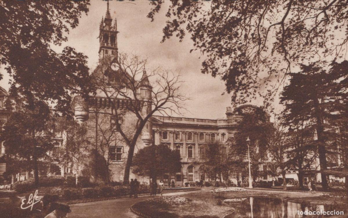 Postcards: France Tours Jardin Hotel De Ville Unposted *YAA697