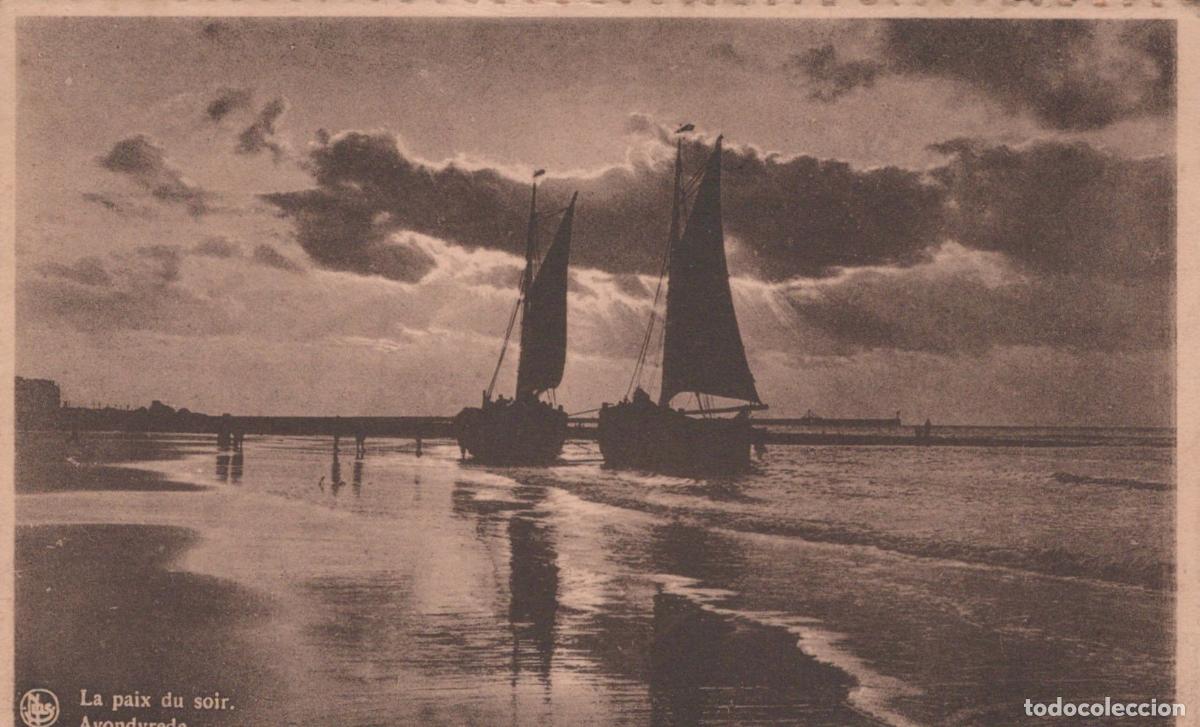 Postkarten: Belgique Ostende Voiliers sur Plage au Coucher du Soleil Unposted *YAA723