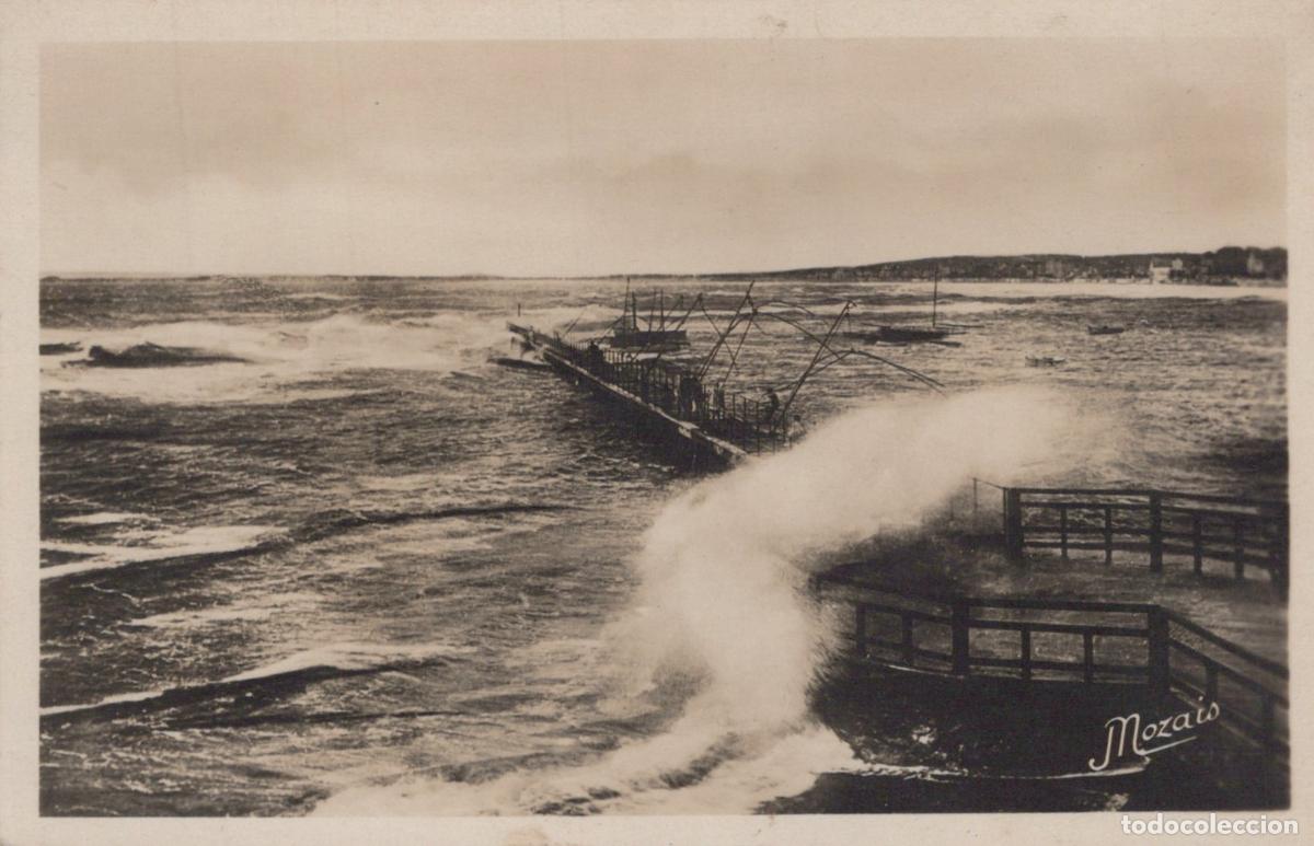 Postkarten: France Pornichet Temp&ecirc;te sur la Jet&eacute;e Vagues D&eacute;cha&icirc;n&eacute;es *YAA715