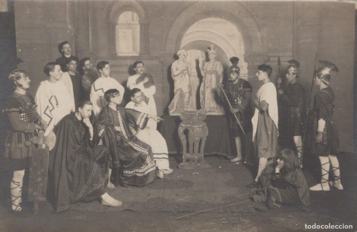 Postkarten: France Caen Normandie Sc&egrave;ne de Th&eacute;&acirc;tre Acteurs Costumes Unposted *YAA717