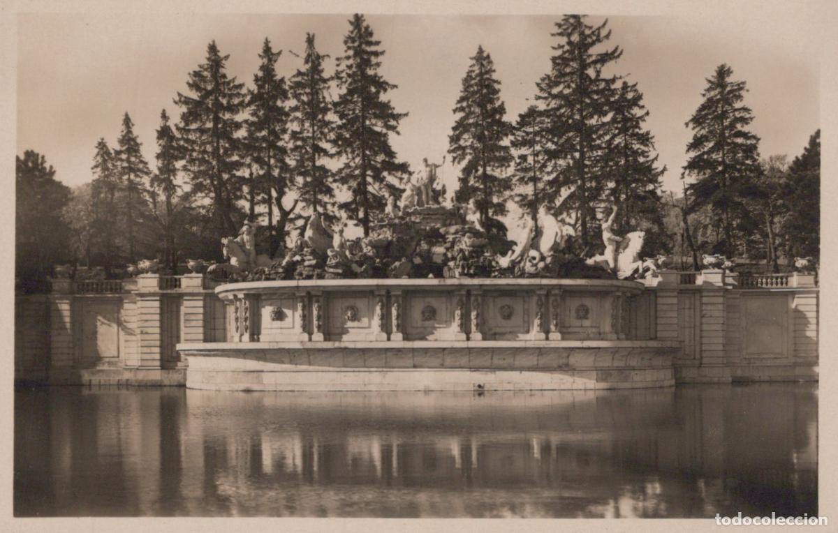 Postkarten: &Ouml;sterreich Wien Sch&ouml;nbrunn Neptunbrunnen Schlossgarten Unposted *YAA511