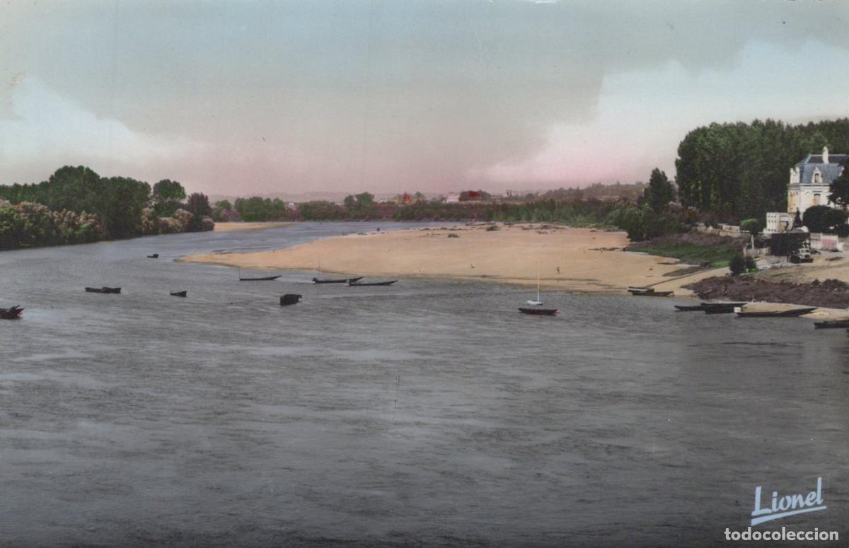 Postcards: France Les Ponts de Ce Paysage de la Loire Maisons et Bateaux *YAA767