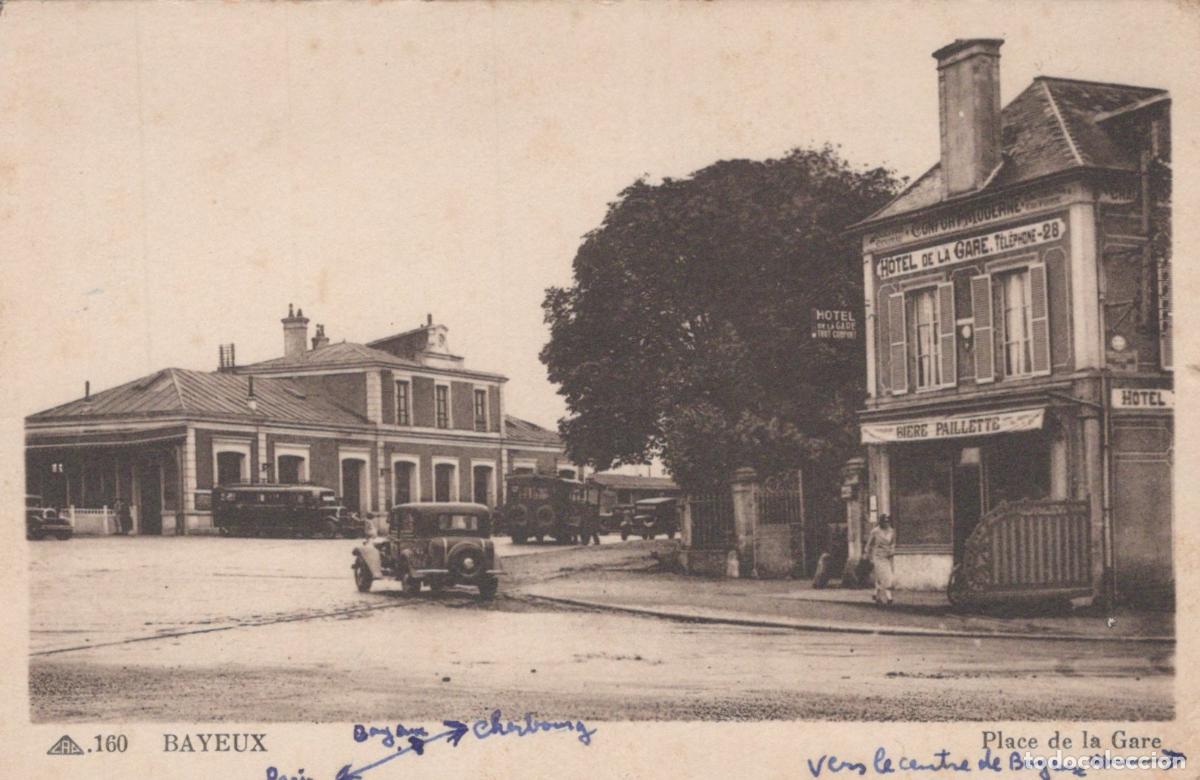 Postcards: France Bayeux Normandie Place de la Gare H&ocirc;tel Voitures *YAA549