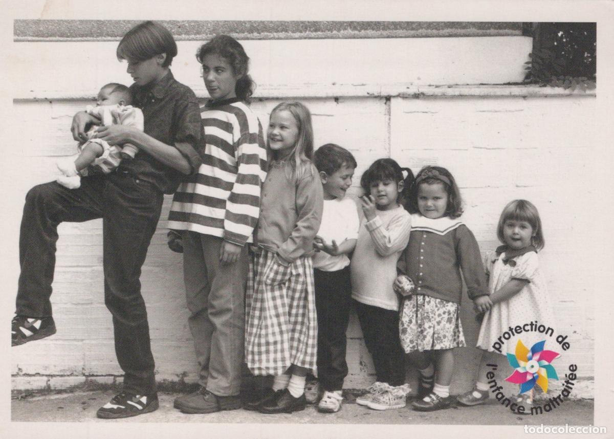 Postkarten: France Enfants Noir et Blanc Protection de L Enfance Maltrait&eacute;e Soeur *YAA894
