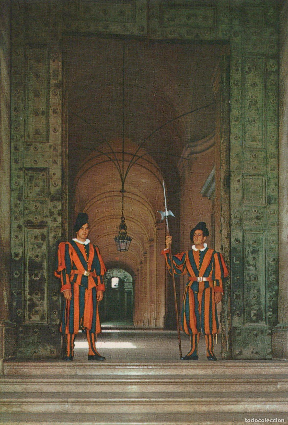 Postcards: Italia Roma Guardie Svizzere Portone DI Bronzo Vaticano Unposted *YAA985