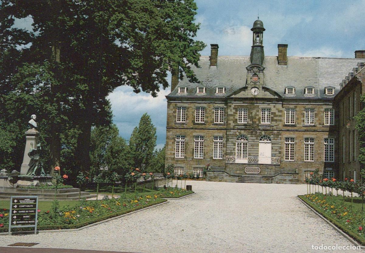 Cartes Postales: France Flers Ch&acirc;teau de Architecture Cour Statue *YAA995