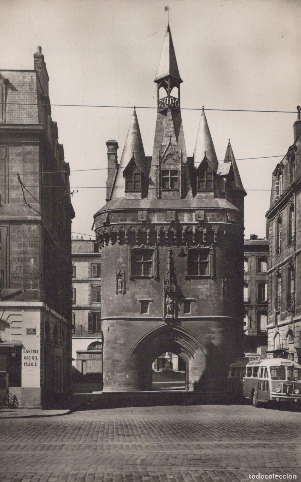 Cartoline: France Bordeaux Porte du Palais Architecture Avec Bus Unposted *YAA832