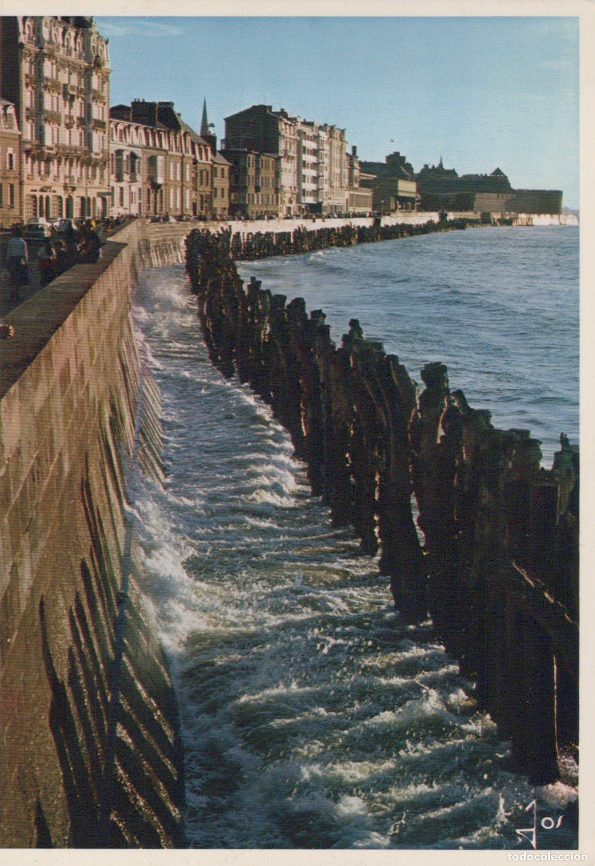 Postales: France Saint Malo Bretagne Brise Lames Sillon Vue C&ocirc;ti&egrave;re Unposted *YAA923