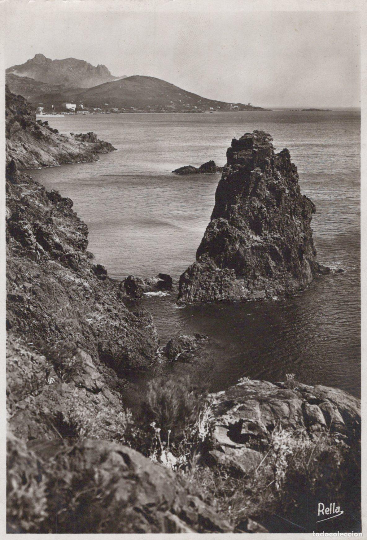 Postales: France Agay Le Dramont Rocher la Cath&eacute;drale Paysage Real Photo Unposted *YAA926