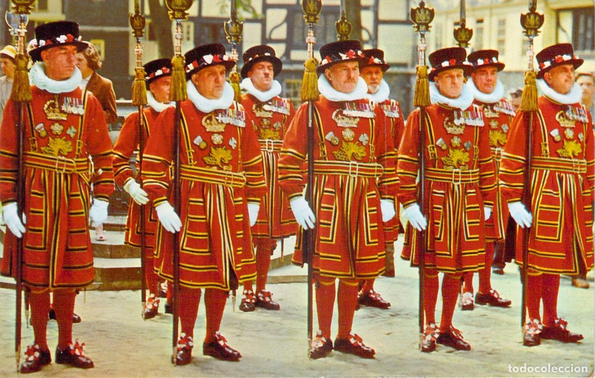 Postales: Postal de los Yeomen Warders en la Torre de Londres
