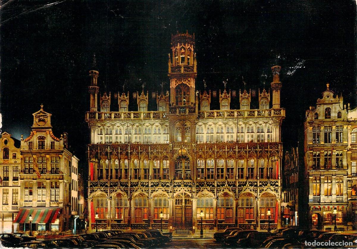 Postales: Postal de la Grand Place de Bruselas iluminada de noche