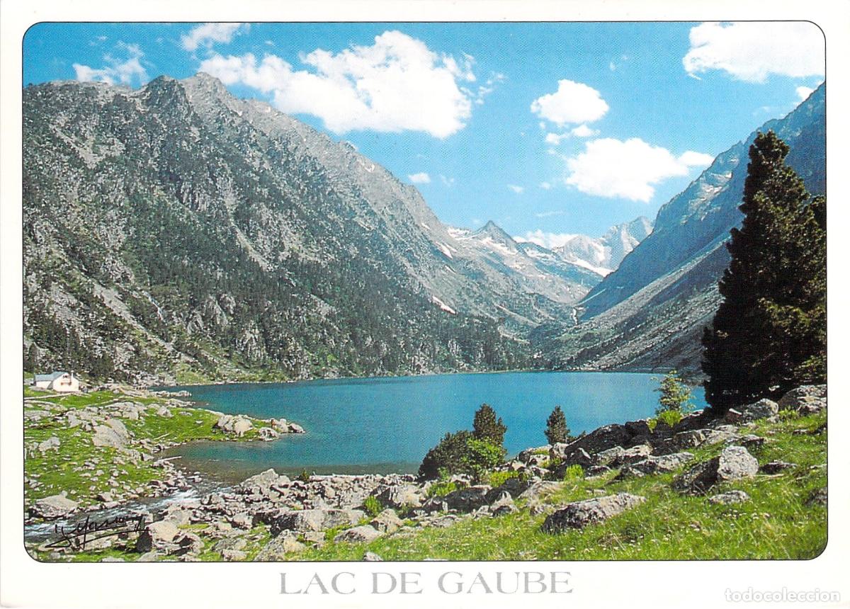 Postales: Postal de paisaje de alta monta&ntilde;a con el Lac de Gaube en los Pirineos