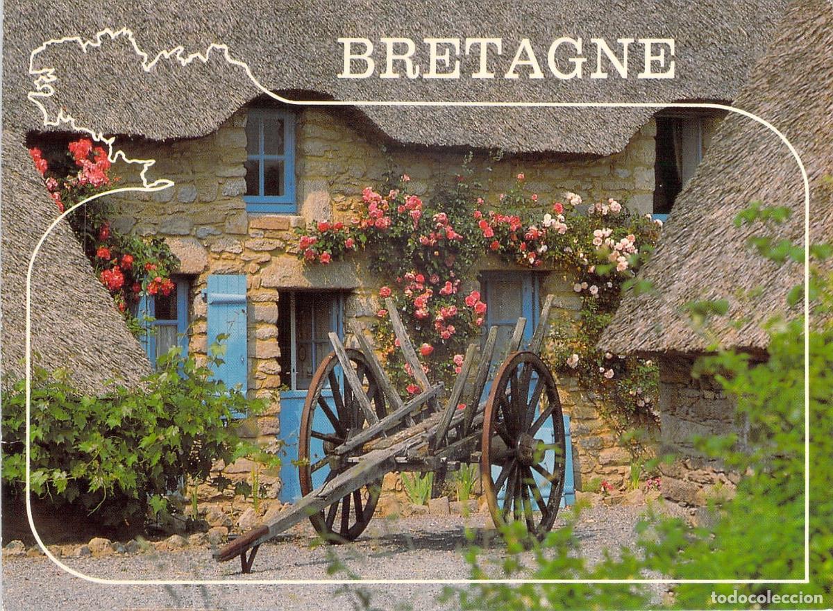 Postales: Postal de una Caba&ntilde;a de Breta&ntilde;a con Flores
