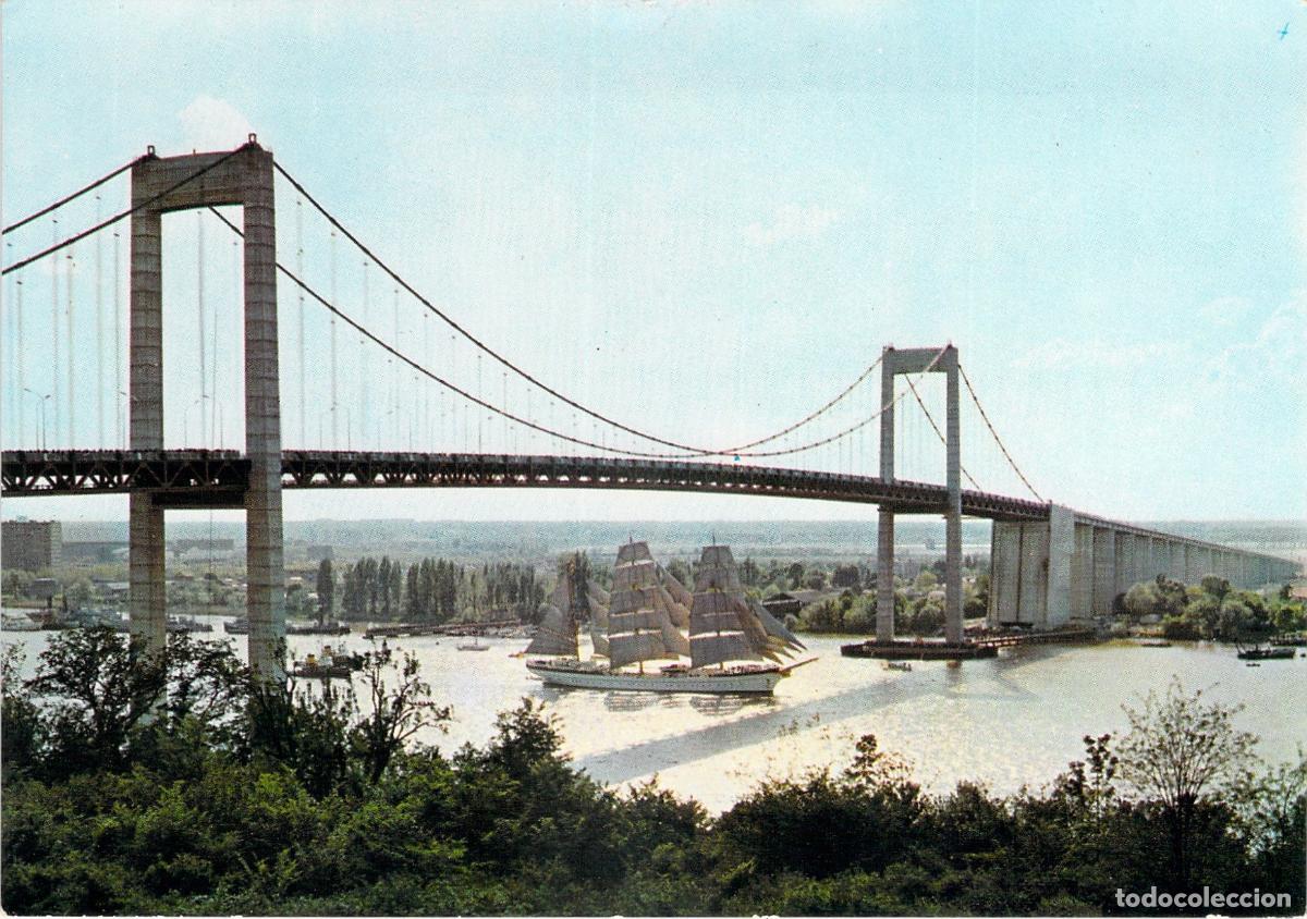 Postales: Postal de Bordeaux, Puente de Aquitania y el buque Gorch Fock