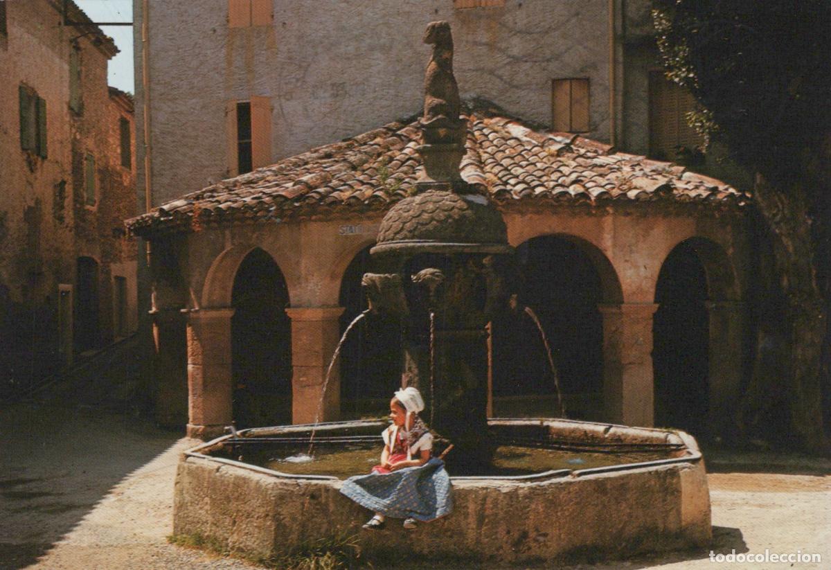 Cartes Postales: France Althen des Paluds Fontaine Village Jeune Fille Proven&ccedil;ale *YAB079