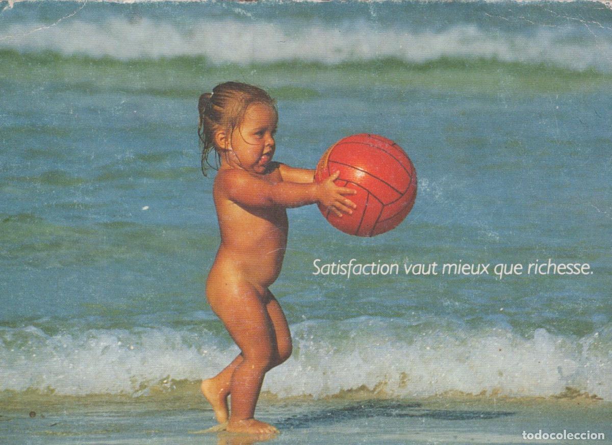 Cartoline: Belgique Brugge Flandre Petite Fille Avec Ballon Dans la Mer Unposted *YAB124